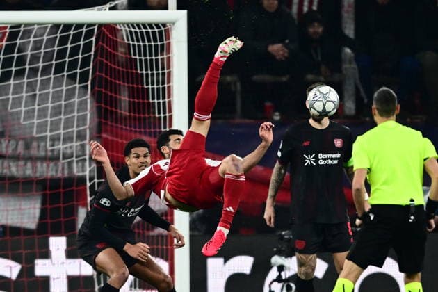 UEFA Champions League, Olympiacos FC vs Bayer 04 Leverkusen - Mehdi Taremi of Olympiacos in action during the UEFA Champions League league phase matchday 7 soccer match betweenOlympiacos and Leverkusen held at Georgios Karaiskakis Stadium in Piraeus, Greece, 20 January 2025. IMAGO ONE INCH PRODUCTIONS PIRAEUS Greece Copyright: xOnexInchxProductionsx 6819298