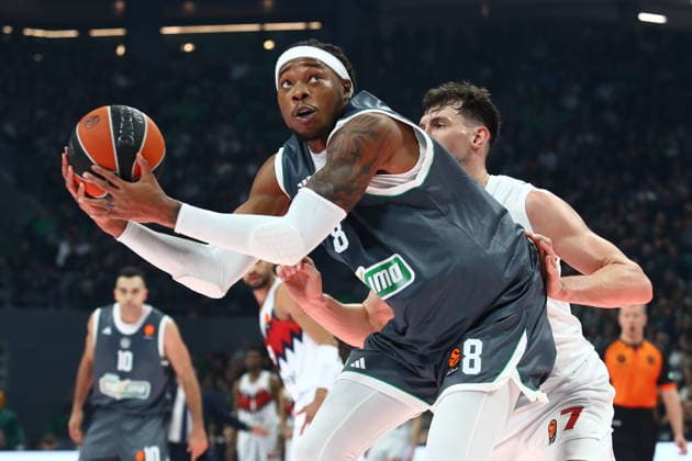 EuroLeague Basketball, Panathinaikos AKTOR Athens vs Baskonia Vitoria-Gasteiz -Richaun Holmes, 8 of Panathinaikos AKTOR Athens in action during the Euroleague regular season basketball match between Panathinaikos AKTOR Athens and Baskonia Vitoria-Gasteiz at Telekom Center Athens on January 20, 2026 in Athens, Greece. ATHENS Greece Copyright: xOnexInchxProductionsx 6819032