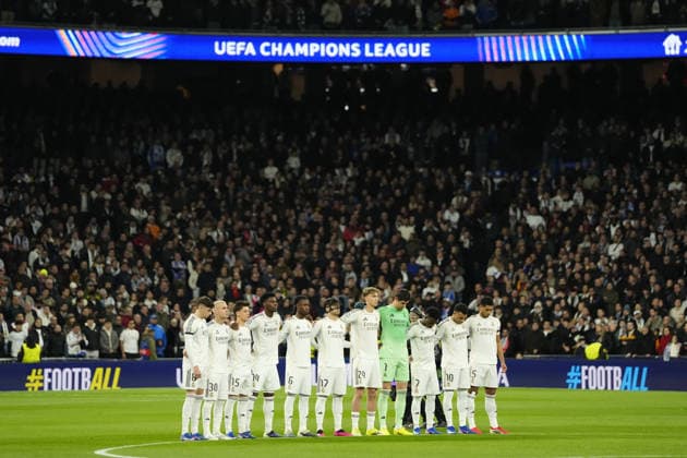 Real Madrid C.F. v AS Monaco - UEFA Champions League MADRID, SPAIN - JANUARY 20: Real Madrid players during the moment of silence in support of the victims of the train accident in Admuz prior to the UEFA Champions League 2025 26 League Phase MD7 match between Real Madrid C.F. and AS Monaco at Estadio Santiago Bernabeu on January 20, 2026 in Madrid, Spain. Jose Hernandez Anadolu Madrid Spain. Editorial use only. Please get in touch for any other usage.  Copyright: x2026xAnadoluxJosexHernandezx