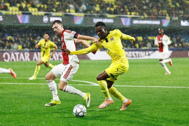 (L-R) Youri Regeer (Ajax), Tani Oluwaseyi (Villarreal), JANUARY 20, 2026 - Football Soccer : UEFA Champions League league phase match day 6 between Villarreal CF - AFC Ajax at the Estadio de la Ceramica in Vila-Real, Spain. Noxthirdxpartyxsales  aflo_316837233
