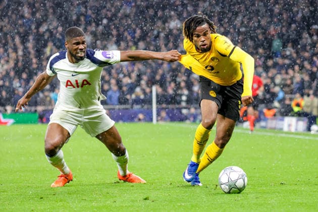20.01.2026, xgrfx, Fussball UEFA Champions League , Tottenham Hotspur - Borussia Dortmund v.l. Kevin Danso (Tottenham Hotspur), Carney Chukwuemeka (Borussia Dortmund) (DFL DFB REGULATIONS PROHIBIT ANY USE OF PHOTOGRAPHS as IMAGE SEQUENCES and or QUASI-VIDEO) London