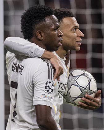 MADRID, SPAIN - JANUARY 20: Kylian Mbappé of Real Madrid celebrates after scoring a goal with Vinícius Júnior of Real Madrid during the UEFA Champions League match between Real Madrid and Monaco at the Santiago Bernabeu Stadium, in Madrid, December 20, 2025. Photo: Ricardo Nogueira Sports Press Photo Copyright: xRicardoxNogueira SportsxPressxPhx Sportspressphoto_SPR83824