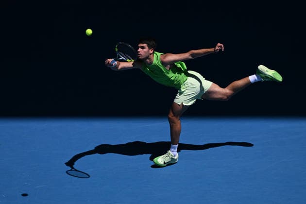 TENNIS AUSTRALIAN OPEN, Carlos Alcaraz of Spain in action during the Mens 2nd round match against Yannick Hanfmann of Germany on day 4 of the 2026 Australian Open tennis tournament at Melbourne Park in Melbourne, Wednesday, January 21, 2026. ( NO ARCHIVING MELBOURNE VICTORIA AUSTRALIA  Copyright: xJAMESxROSSx 20260121130998181817