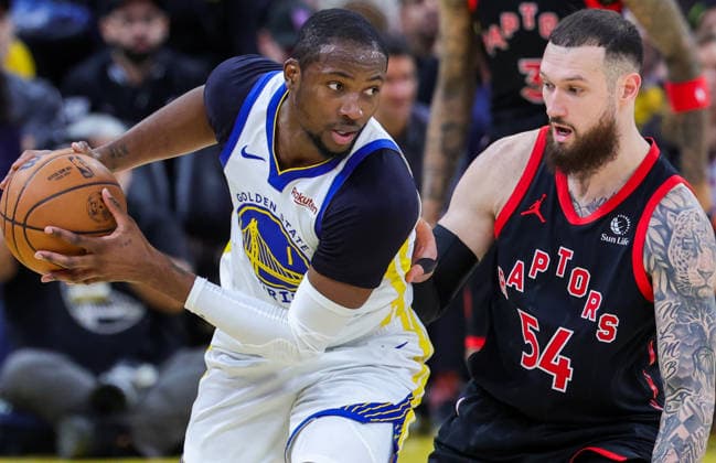 (260121) -- SAN FRANCISCO, Jan. 21, 2026 -- Golden State Warriors Jonathan Kuminga (L) competes during the 2025-2026 NBA, Basketball Herren, USA regular season basketball game between Golden State Warriors and Toronto Raptors in San Francisco, the United States, Jan. 20, 2026. (Photo by Xinhua) (SP)U.S.-SAN FRANCISCO-BASKETBALL-NBA-WARRIORS VS RAPTORS ArthurxDong 