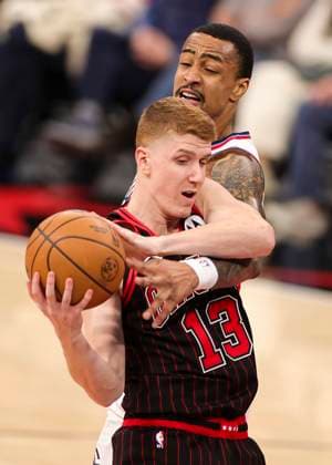 (260121) -- CHICAGO, Jan. 21, 2026 -- Chicago Bulls Kevin Huerter (front) and Los Angeles Clippers John Collins battle for a rebound during the 2025-2026 NBA, Basketball Herren, USA regular season basketball game between Los Angeles Clippers and Chicago Bulls at United Center in Chicago, the United States, Jan. 20, 2026. (Photo by Xinhua) (SP)U.S.-CHICAGO-BASKETBALL-NBA-BULLS VS CLIPPERS JoelxLerner 