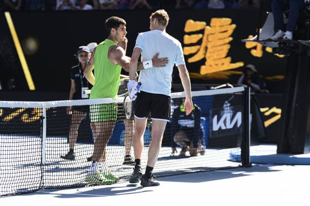 AUSTRALIAN OPEN 2026 MELBOURNE, AUSTRALIA - JANUARY 21: Carlos Alcaraz (ESP) shakes hands with Yannick Hanfmann (GER) after winning the match and progressing to round 3 at the Australian Open grand slam tennis tournament at Melbourne Park in Melbourne, Australia on January 21, 2026 Mark Avellino Anadolu Melbourne Australia. Editorial use only. Please get in touch for any other usage.  Copyright: x2026xAnadoluxMarkxAvellinox