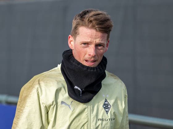 Jonas Omlin (Borussia Moenchengladbach. 01) auf dem Weg in die Kabine. oeffentliches Training Borussia Moenchengladbach auf dem Trainingsgelaende am Borussia Park, 1. Bundesliga, Fussball, Saison 2025 2026, 21.01.2026 Training Borussia Moenchengladbach, 1. Bundesliga, Saison 2025 2026, 21.01.2026 Moenchengladbach Copyright: xEibner-Pressefoto ThomasxHaeslerx EP_THR