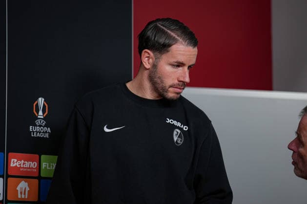 Fussball, Bundesliga, Herren, Freiburg - Europa-Park-Stadion, Europa Park Stadion,: Presse Konferenz, Europa League Spiel, Maccabi Tel-aviv, Christian Guenter (SC Freiburg, 30) Freiburg Europa Park Stadion Baden-Württemberg Deutschland Copyright: xFINLEYxMÖRCHx
