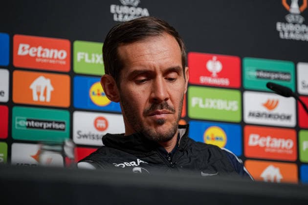Fussball, Bundesliga, Herren, Freiburg - Europa-Park-Stadion, Europa Park Stadion,: Presse Konferenz, Europa League Spiel, Maccabi Tel-aviv, Julian Schuster (SC Freiburg, Trainer) Freiburg Europa Park Stadion Baden-Württemberg Deutschland Copyright: xFINLEYxMÖRCHx