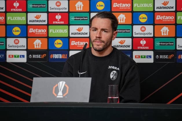 Fussball, Bundesliga, Herren, Freiburg - Europa-Park-Stadion, Europa Park Stadion,: Presse Konferenz, Europa League Spiel, Maccabi Tel-aviv, Christian Guenter (SC Freiburg, 30) Freiburg Europa Park Stadion Baden-Württemberg Deutschland Copyright: xFINLEYxMÖRCHx