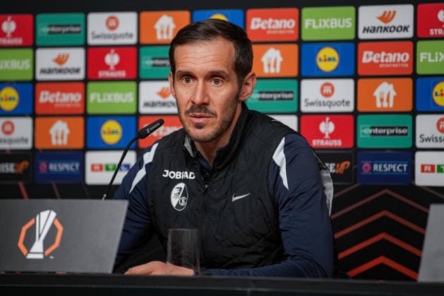 Fussball, Bundesliga, Herren, Freiburg - Europa-Park-Stadion, Europa Park Stadion,: Presse Konferenz, Europa League Spiel, Maccabi Tel-aviv, Julian Schuster (SC Freiburg, Trainer) Freiburg Europa Park Stadion Baden-Württemberg Deutschland Copyright: xFINLEYxMÖRCHx