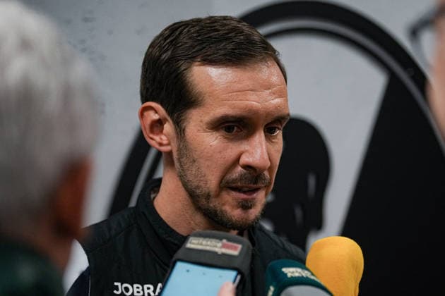 Fussball, Bundesliga, Herren, Freiburg - Europa-Park-Stadion, Europa Park Stadion,: Presse Konferenz, Europa League Spiel, Maccabi Tel-aviv, Julian Schuster (SC Freiburg, Trainer) Freiburg Europa Park Stadion Baden-Württemberg Deutschland Copyright: xFINLEYxMÖRCHx