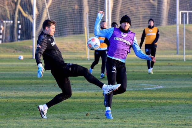 DEU, DFL, 2. FBL Hertha BSC, Training, 21.01.2026, Sportforum, Berlin, DEU, DFL, 2. FBL Hertha BSC, Training, im Bild Tjark Ernst (Hertha BSC Berlin 1), Pascal Klemens (Hertha BSC Berlin 41) DFL - regulations prohibit any use of Photographs as image sequences and or quasi-video