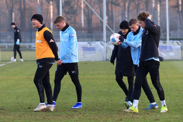 DEU, DFL, 2. FBL Hertha BSC, Training, 21.01.2026, Sportforum, Berlin, DEU, DFL, 2. FBL Hertha BSC, Training, im Bild Cheftrainer Stefan Leitl (Hertha BSC Berlin), Paul Seguin (Hertha BSC Berlin 30), Marton Dardai (Hertha BSC Berlin 31), Michael Cuisance (Hertha BSC Berlin 10), Pascal Klemens (Hertha BSC Berlin 41) DFL - regulations prohibit any use of Photographs as image sequences and or quasi-video