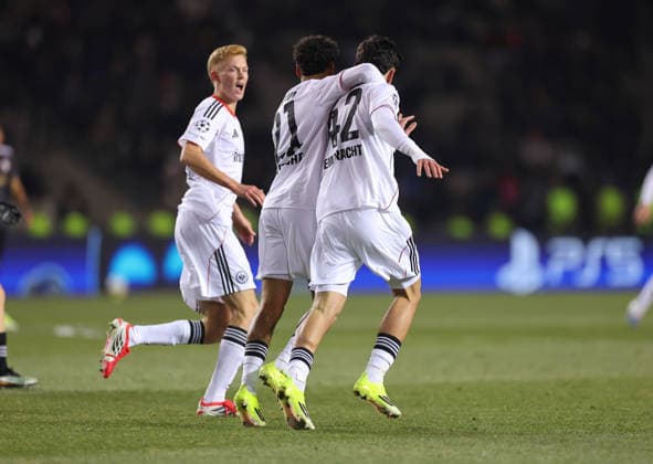 21.01.2026, Fussball UEFA Champions League, Qarabag Agdam FK - Eintracht Frankfurt, v.l., Torjubel zum 1:1 durch Can Uzun (Eintracht Frankfurt), Goal celebration, celebrate the goal DFL DFB REGULATIONS PROHIBIT ANY USE OF PHOTOGRAPHS AS IMAGE SEQUENCES AND OR QUASI-VIDEO. xdcx Copyright: HMBxMedia Claus