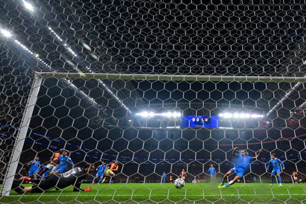 Galatasaray v Atletico Madrid - UEFA Champions League ISTANBUL, TURKIYE - JANUARY 21: Marcos Llorente (14) of Atletico Madrid scores an own goal during the UEFA Champions League match between Galatasaray and Atletico Madrid at RAMS Park in Istanbul, Turkiye, on January 21, 2026. Serhat Cagdas Anadolu Istanbul Turkey. Editorial use only. Please get in touch for any other usage.  Copyright: x2026xAnadoluxSerhatxCagdasx