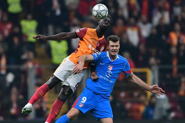 Galatasaray v Atletico Madrid - UEFA Champions League ISTANBUL, TURKIYE - JANUARY 21: Davinson Sanchez (6) of Galatasaray in action against Alexander Sorloth (9) of Atletico Madrid during UEFA Champions League week 7 football match between Galatasaray and Atletico Madrid at RAMS Park in Istanbul, Turkiye on January 21, 2026. Serhat Cagdas Anadolu Istanbul Turkey. Editorial use only. Please get in touch for any other usage.  Copyright: x2026xAnadoluxSerhatxCagdasx