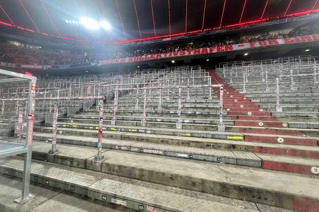 Kollektivstrafe:leerer Suedkurve,leerer Suedbloch der Bayern Fans,Fussballfans Schickeria. Fussball Champions League,Saison 2025 26, Ligaphase FC Bayern Muenchen - Royale Union Saint-Gilloise am 21.01.2026.
