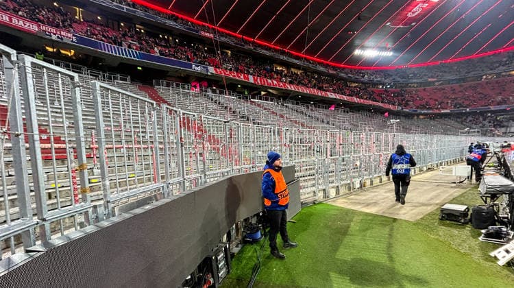 21.01.2026, xemx, Fussball UEFA Champions League, FC Bayern Muenchen - Union Saint-Gilloise v.l. Suedkurve ohne Fans (DFL DFB REGULATIONS PROHIBIT ANY USE OF PHOTOGRAPHS as IMAGE SEQUENCES and or QUASI-VIDEO) Muenchen