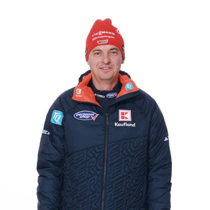 Andreas Mitter, DSV (Deutscher Skiverband) Porträttermin 2025 2026, Skispringen, Headshot, Headshots, Porträt, Shooting, Studio, Studioshooting, Vorstellung, Präsentation, Pressetermin, GER !ACHTUNG: Honorarfreie Nutzung bei Urhebernennung - This media material may be used freely for editorial purposes in broadcast, print, online, and radio. Use for other purposes is prohibited! !ACHTUNG: Honorarfreie Nutzung bei Urhebernennung - This media asset is free for editorial broadcast, print, online and radio use. It is restricted for use for other purposes! *** Andreas Mitter, DSV Deutscher Skiverband Porträttermin 2025 2026, Skispringen, Headshot, Headshots, Portrait, Shooting, Studio, Studioshooting, Vorstellung, Präsentation, Pressetermin, GER ATTENTION Royalty-free use with attribution This media material may be used freely for editorial purposes in broadcast, print, online, and radio Use for other purposes is prohibited ATTENTION Royalty-free use with attribution This media asset is free for editorial broadcast, print, online and radio use It is restricted for use for other purposes Copyright: xDSVxSkiDeutschlandx