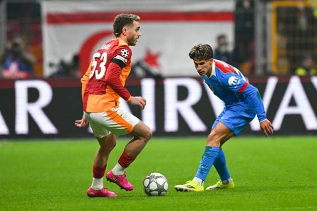 Galatasaray v Atletico Madrid - UEFA Champions League ISTANBUL, TURKIYE - JANUARY 21: Galatasaray s Baris Alper Yilmaz (R) in action against Atletico Madrid s Giuliano Simeone (R) during the UEFA Champions League match between Galatasaray and Atletico Madrid at RAMS Park in Istanbul, Turkiye, on January 21, 2026. Cem Tekkesinoglu Anadolu Istanbul Turkey. Editorial use only. Please get in touch for any other usage.  Copyright: x2026xAnadoluxCemxTekkesinoglux