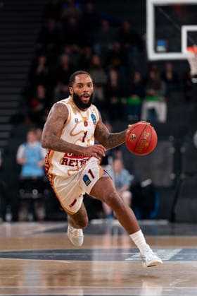 RJ Cole (Umana Reyer Venice, 1) im Dribbling, Einzelbild, Einzelfoto, Portrait, Portraet, Freisteller, GER, Veolia Towers Hamburg vs Umana Reyer Venice, Basketball, EuroCup, Spieltag 15, Saison 2025 2026, 21.01.2026 GER, Veolia Towers Hamburg vs Umana Reyer Venice, Basketball, EuroCup, Spieltag 15, Saison 2025 2026, 21.01.2026 Hamburg Copyright: xEibner-Pressefoto MaxxVincenx EP_MVN