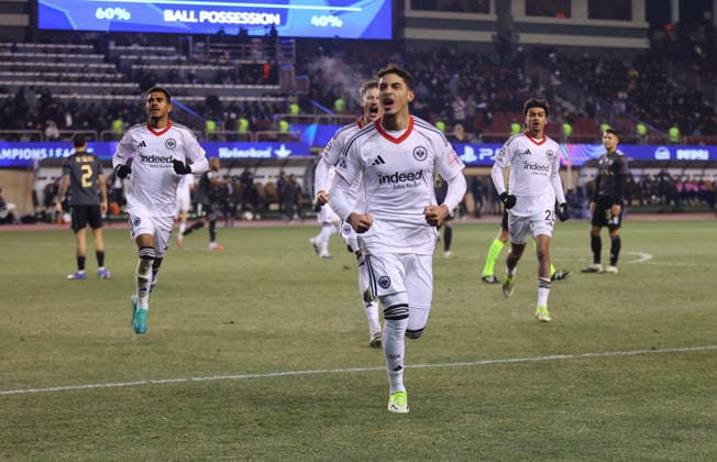 21.01.2026, Fussball UEFA Champions League, Qarabag Agdam FK - Eintracht Frankfurt, v.l., Torjubel zum 1:2 durch Fares Chaibi (Eintracht Frankfurt), Goal celebration, celebrate the goal DFL DFB REGULATIONS PROHIBIT ANY USE OF PHOTOGRAPHS AS IMAGE SEQUENCES AND OR QUASI-VIDEO. xdcx Copyright: HMBxMedia Claus