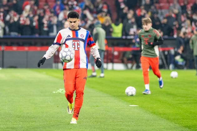 Luis Diaz 14 (FC Bayern Muenchen) jongliert mit dem Ball, FC Bayern Muenchen vs. Royale Union Saint Gilloise, Fussball, UEFA Champions League, 7. Spieltag, 21.01.2026 DFB regulations prohibit any use of photographs as image sequences and or quasi-video Muenchen Bayern Deutschland