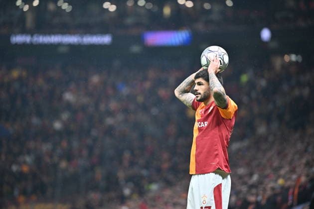 Galatasaray v Atletico Madrid - UEFA Champions League ISTANBUL, TURKIYE - JANUARY 21: Eren Elmali of Galatasaray throws in during UEFA Champions League week 7 football match between Galatasaray and Atletico Madrid at RAMS Park in Istanbul, Turkiye on January 21, 2026. Abdulhamid Hosbas Anadolu Istanbul Turkey. Editorial use only. Please get in touch for any other usage.  Copyright: x2026xAnadoluxAbdulhamidxHosbasx