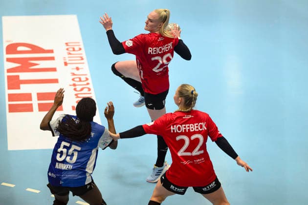 Johanna, Reichert (Rueckraum, Thueringer HC, 29), Rikke, Hoffbeck (Aussen, Thueringer HC, 22), Farrell Njinkeu (Rechtsaussen, HSG Blomberg-Lippe, 55) GER, Thueringen, Thueringer HC gegen HSG Blomberg-Lippe, Alsco Handball Bundesliga Frauen, 1. Handballbundesliga Frauen, Handball, 14.Spieltag, Saison 2025 2026, 21.01.2026 GER, Thueringen, Thueringer HC gegen HSG Blomberg-Lippe, Alsco Handball Bundesliga Frauen, 1. Handballbundesliga Frauen, Handball, 14.Spieltag, Saison 2025 2026, 21.01.2026 Bad Langensalza Copyright: xEibner-Pressefoto MartinxHerbstx EP_MHT