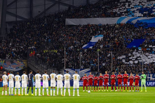 Football - UEFA Champions League - League Phase - Olympique de Marseille v Liverpool FC MARSEILLE, FRANCE - Wednesday, January 21, 2026: Liverpool and Olympique de Marseille players during a moment of applause for Rolland Courbis, who passed away in January before the UEFA Champions League match between Olympique de Marseille and Liverpool FC at the Stade VÃ lodrome. (Photo by David Rawcliffe Propaganda) MARSEILLE Stade VÃ lodrome BOUCHES-DU-RHÃ NE FRANCE  Copyright: xDavidxRawcliffex P2026-01-21-Marseille_Liverpool-39