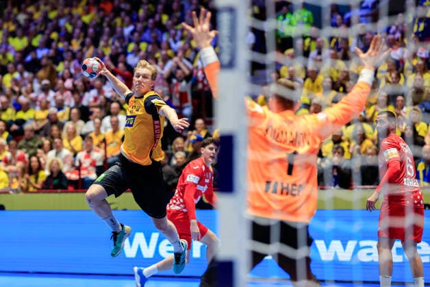 MALMÖ, SWEDEN 20260121 Sweden s Eric Johansson shoots during the group stage match of the European Handball Championship Group E between Sweden and Croatia at Malmö Arena, Malmö, Sweden, January 21, 2026. MALMÖ SWEDEN x10600x