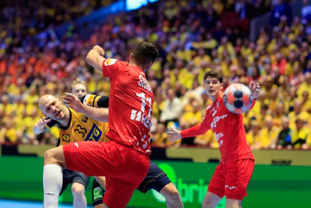 MALMÖ, SVERIGE 20260121 Sveriges Lukas Sandell skjuter mal under gruppspelsmatchen i handbolls-EM grupp E mellan Sverige och Kroatien i Malmö Arena, Malmö, Sverige, 21 januari, 2026. MALMÖ SVERIGE x10600x