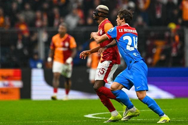 Galatasaray v Atletico Madrid - UEFA Champions League ISTANBUL, TURKIYE - JANUARY 21: Galatasaray s Victor Osimhen (L) in action against Atletico Madrid s Robin Le Normand (R) during the UEFA Champions League match between Galatasaray and Atletico Madrid at RAMS Park in Istanbul, Turkiye, on January 21, 2026. Cem Tekkesinoglu Anadolu Istanbul Turkey. Editorial use only. Please get in touch for any other usage.  Copyright: x2026xAnadoluxCemxTekkesinoglux