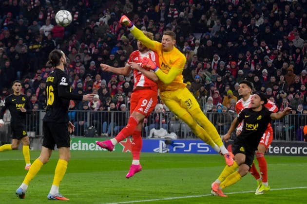 21.01.2026, xemx, Fussball UEFA Champions League, FC Bayern Muenchen - Union Saint-Gilloise v.l. Harry Kane (FC Bayern Muenchen), Kjell Scherpen (Union Saint-Gilloise) Zweikampf, Aktion, action, battle for the ball (DFL DFB REGULATIONS PROHIBIT ANY USE OF PHOTOGRAPHS as IMAGE SEQUENCES and or QUASI-VIDEO) Muenchen