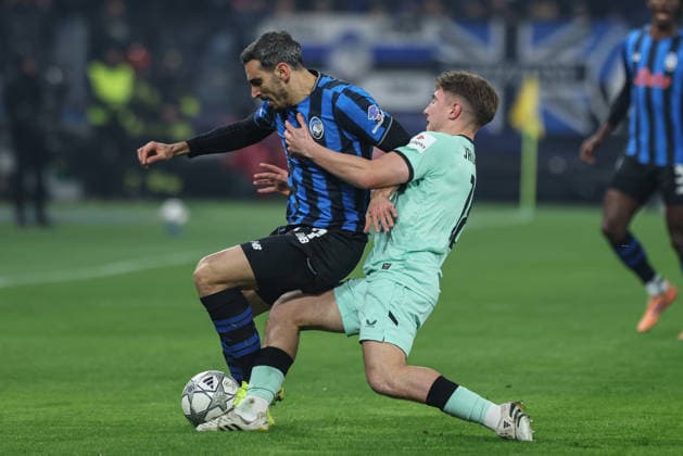 Athletic Bilbao™s Mikel Jauregizar Atalanta™s Davide Zappacosta during the Uefa Champions League 25 26 soccer match between Atalanta B.C.and Athletic Club Bilbao at the New Balance Arena in Bergamo, Italy - Wednesday, January 21, 2026. - Soccer .  Copyright: xStefanoxNicoli LaPressex