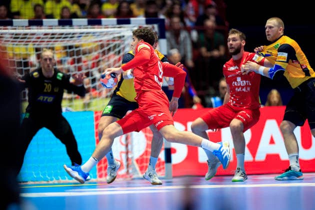 Croatia s Luka Lovre Klarica with the ball during the handball match of the European Handball Championship Group E between Sweden and Croatia at Malmö Arena, Malmö, Sweden, January 21, 2026. MALMÖ SWEDEN x10600x