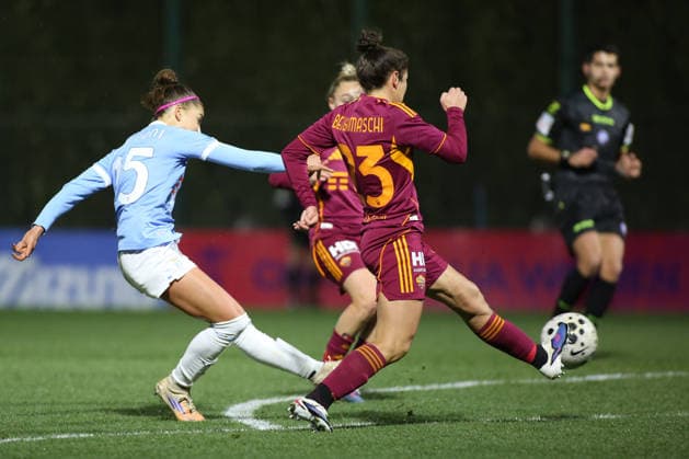 Eleonora Goldoni of S.S. Lazio is in action during the Coppa Italia Women, first leg, quarter-finals between Lazio vs Roma , 21 Jenuary 2026 at the Lazio Training Center, Roma Italy.  Copyright: xMatteoxCassoni IPAxSportx xipa-agency.netx xx IPA_70386863 IPA_Agency_IPA70386863