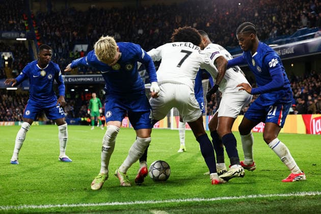 Chelsea v Pafos, Champions League Alejandro Garnacho of Chelsea and Bruno Felipe of Pafos during the Champions League match between Chelsea and Pafos at Stamford Bridge, London, UK on 21 January 2026. London Stamford Bridge Greater London UK Editorial use only , Copyright: xPaulxPhelanx PSI-23600-0022