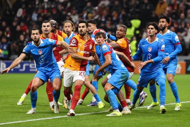 Galatasaray v Atletico Madrid - UEFA Champions League ISTANBUL, TURKIYE - JANUARY 21: Ilkay Gundogan (20) of Galatasaray in action against David Hancko (L) of Atletico Madrid during the UEFA Champions League week 7 football match between Galatasaray and Atletico Madrid at RAMS Park in Istanbul, Turkiye on January 21, 2026. Cem Tekkesinoglu Anadolu Istanbul Turkey. Editorial use only. Please get in touch for any other usage.  Copyright: x2026xAnadoluxCemxTekkesinoglux