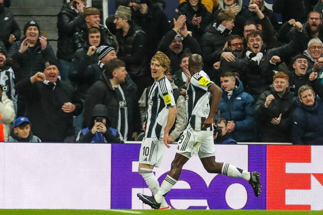 Newcastle United v PSV, UEFA Champions League Anthony Gordon Of Newcastle United scores a GOAL 2-0 and celebrates during the Newcastle United v PSV Eindhoven UEFA Champions League Round 1 League stage match at St. James Park, Newcastle Upon Tyne, England on 21 January 2026 Credit: Lee Keuneke Every Second Media Editorial use only. All images are copyright Every Second Media Limited. No images may be reproduced without prior permission. Copyright: xIMAGO EveryxSecondxMediax ESM-1768-0042 LeexKeunekex xEveryxSecondxMediax