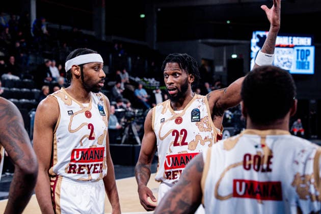 Deutschland: Basketball EuroCup Saison 2025 26 15. Spieltag Veolia Towers Hamburg vs. Umana Reyer Venice Inselpark Arena (Hamburg), Germany: Basketball 2025 26 EuroCup season Round 15 Veolia Towers Hamburg vs. Umana Reyer Venice Inselpark Arena (Hamburg): Chris Horton (Umana Reyer Venezia, 2), Jordan Parks (Umana Reyer Venezia, 22), RJ Cole (Umana Reyer Venezia, 1) Copyright: xStefanxTrochax