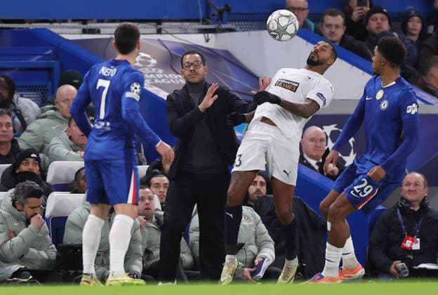 London, England, 21st January 2026. Anderson of Pafos FC (2R) controls the ball infant of Liam Rosenior manager of Chelsea during the Chelsea vs Pafos FC UEFA Champions League match at Stamford Bridge, London. Picture credit should read: David Klein Sportimage EDITORIAL USE ONLY. No use with unauthorised audio, video, data, fixture lists, club league logos or live services. Online in-match use limited to 120 images, no video emulation. No use in betting, games or single club league player publications. SPI_028_DK_CHELSEA_PAFOS SPI-4466-0028
