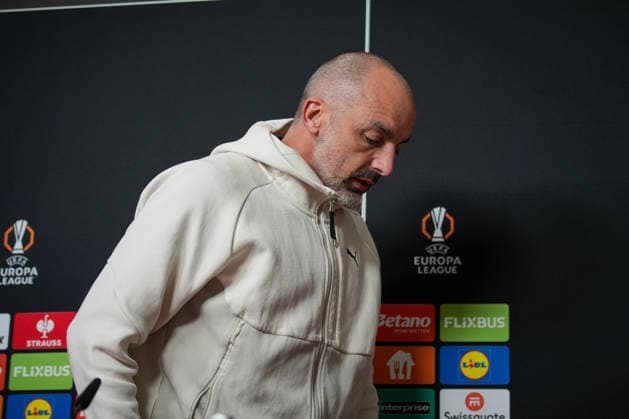 Presse Konferenz, Europa League Spiel, Maccabi Tel-aviv, Zarko LazetiC (Maccabi Tel-Aviv, Trainer) Freiburg Europa Park Stadion Baden-Württemberg Deutschland Copyright: xFINLEYxMÖRCHx