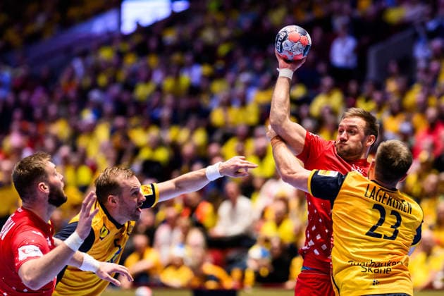260121 Luka Cindric of Croatia and Albin Lagergren of Sweden during the EHF European Handball Championship preliminary round match between Sweden and Croatia on January 21, 2026 in Malmö. Photo: Petter Arvidson BILDBYRAN kod PA PA1130 handball handboll handball handbolls-em 2026 sverige sweden croatia kroatien ehf european handball championship sverige bbeng grappa33 sverige sweden Copyright: PETTERxARVIDSON BB260121PA212