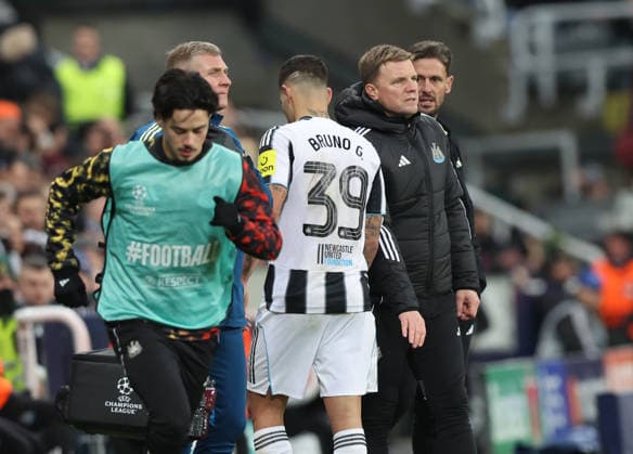 Newcastle Upon Tyne, England, 21st January 2026. Bruno Guimaraes of Newcastle United get off injured during the Newcastle United vs PSV Eindhoven UEFA Champions League match at St. James Park, Newcastle Upon Tyne. Picture credit should read: Nigel Roddis Sportimage EDITORIAL USE ONLY. No use with unauthorised audio, video, data, fixture lists, club league logos or live services. Online in-match use limited to 120 images, no video emulation. No use in betting, games or single club league player publications. SPI_038_NR_NEWC_PSV SPI-4467-0040