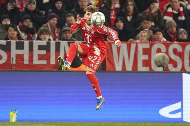 Lennart Karl 42 (FC Bayern Muenchen) bei der Ballannahme, FC Bayern Muenchen vs. Royale Union Saint-Gilloise, Fussball, Champions League, 7. Spieltag, 21.01.2026 Muenchen Bayern Deutschland