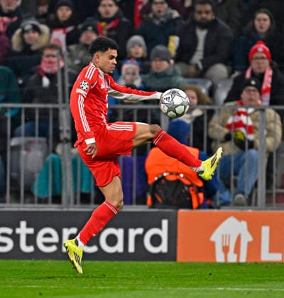 21.01.2026, Fussball UEFA Championsleague 2025 2026: Vorrunde 7.Spieltag, FC Bayern München - Union Saint-Gilloise, in der Allianz-Arena München. Luis Diaz (FC Bayern München) am Ball.