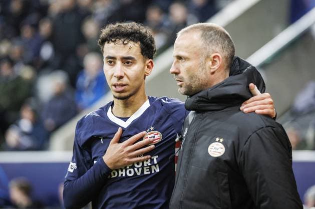 NEWCASTLE - Anass Salah-Eddine of PSV Eindhoven is injured on the sidelines during the UEFA Champions League match between Newcastle United FC and PSV Eindhoven at St. James Park Stadium on January 21, 2026, in Newcastle, United Kingdom. SEM VAN DER WAL ANP UEFA Champions League 2025-2026 xVIxANPxSportx xxANPxIVx 548189487 originalFilename: 548189487.jpg