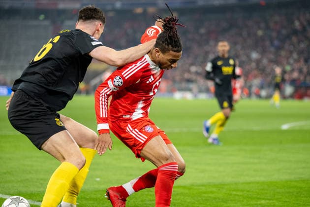 Ross Sykes 26 (Royale Union Saint Gilloise) schiebt Michael Olise 17 (FC Bayern Muenchen) weg, FC Bayern Muenchen vs. Royale Union Saint Gilloise, Fussball, UEFA Champions League, 7. Spieltag, 21.01.2026 DFB regulations prohibit any use of photographs as image sequences and or quasi-video Muenchen Bayern Deutschland